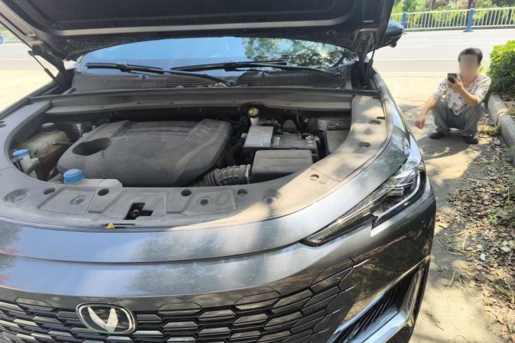Used CHANGAN UNI-K 2024 2.0T Two-Wheel Drive Global Edition Engine Bay Left
