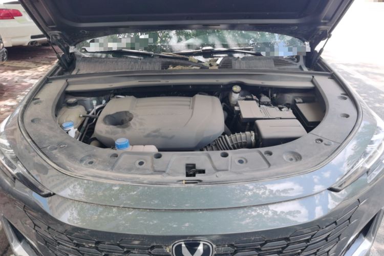 Used CHANGAN UNI-K 2024 2.0T Two-Wheel Drive YueShang Trim Engine Bay