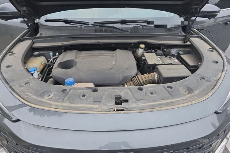 Used CHANGAN UNI-K 2024 2.0T Two-Wheel Drive YueShang Trim Engine Bay
