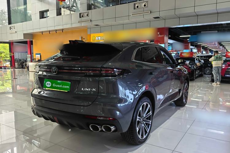 Used CHANGAN UNI-K 2024 2.0T Two-Wheel Drive Global Edition Exterior 2