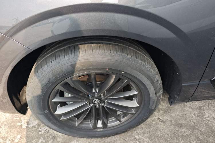 Used CHANGAN UNI-K 2024 2.0T Two-Wheel Drive YueShang Trim Exterior 4