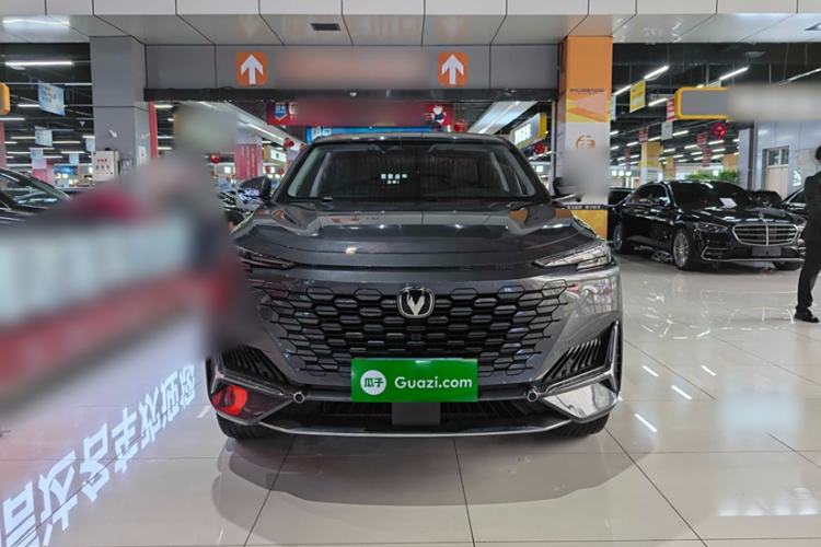 Used CHANGAN UNI-K 2024 2.0T Two-Wheel Drive Global Edition Exterior 5