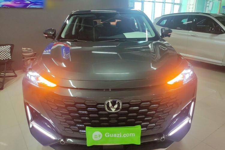 Used CHANGAN UNI-K 2024 2.0T Two-Wheel Drive Global Edition Front