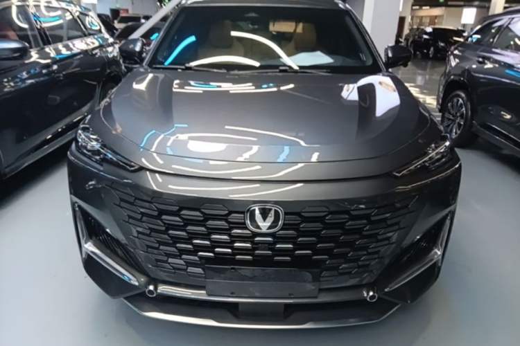 Used CHANGAN UNI-K 2024 2.0T Two-Wheel Drive Global Edition Front