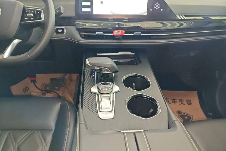 Used CHANGAN UNI-K 2024 2.0T Two-Wheel Drive Global Edition Gear Lever