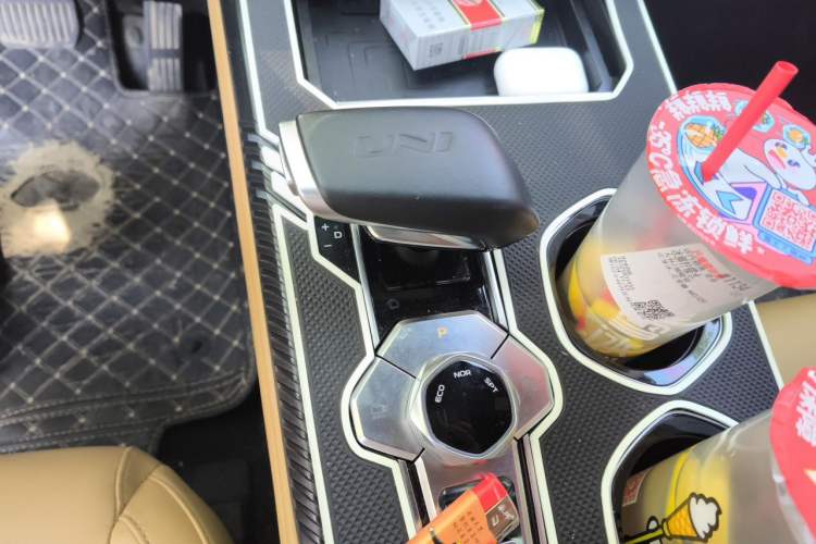 Used CHANGAN UNI-K 2024 2.0T Two-Wheel Drive Global Edition Gear Lever