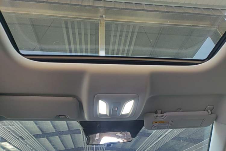 Used CHANGAN UNI-K 2024 2.0T Two-Wheel Drive Enjoyment Version Headliner