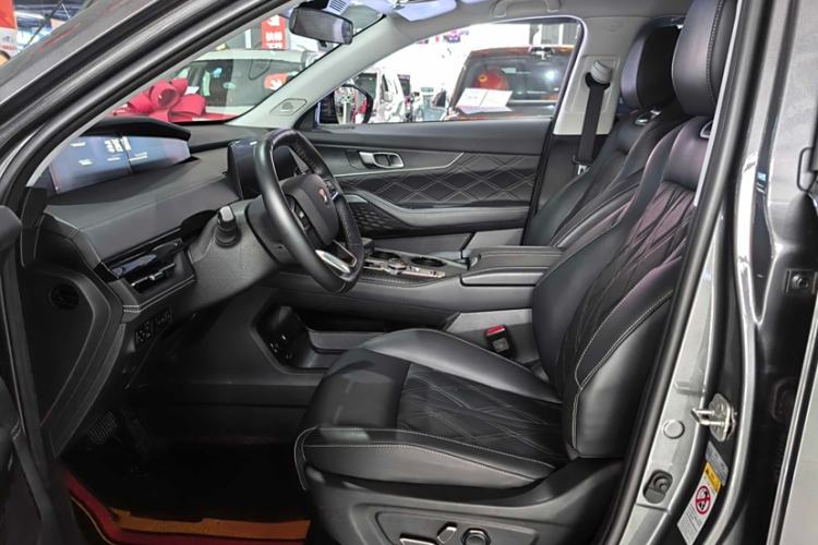 Used CHANGAN UNI-K 2024 2.0T Two-Wheel Drive Global Edition Interior 1