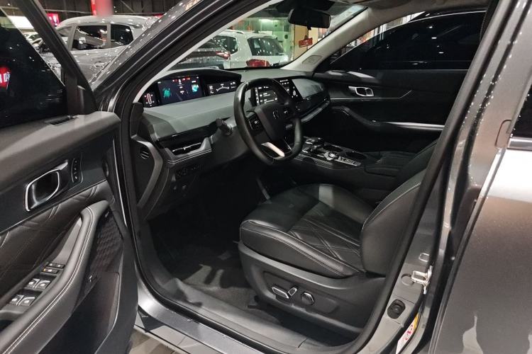 Used CHANGAN UNI-K 2024 2.0T Two-Wheel Drive Global Edition Interior 1
