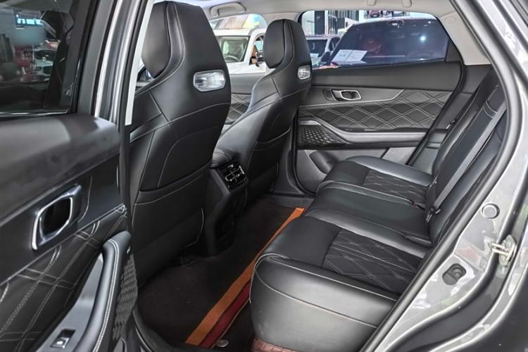 Used CHANGAN UNI-K 2024 2.0T Two-Wheel Drive Global Edition Interior 2