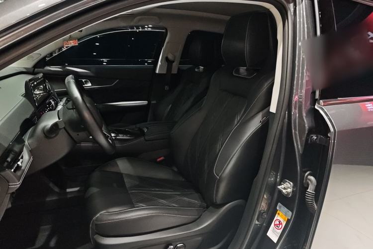 Used CHANGAN UNI-K 2024 2.0T Two-Wheel Drive Global Edition Interior 2