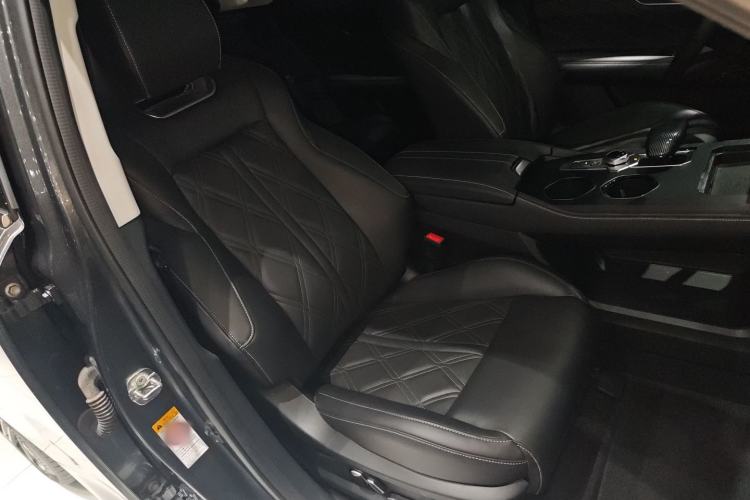 Used CHANGAN UNI-K 2024 2.0T Two-Wheel Drive Global Edition Interior 9