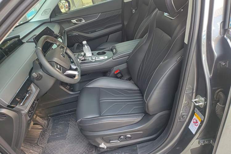 Used CHANGAN UNI-K 2024 2.0T Two-Wheel Drive Enjoyment Version Left Front Seat
