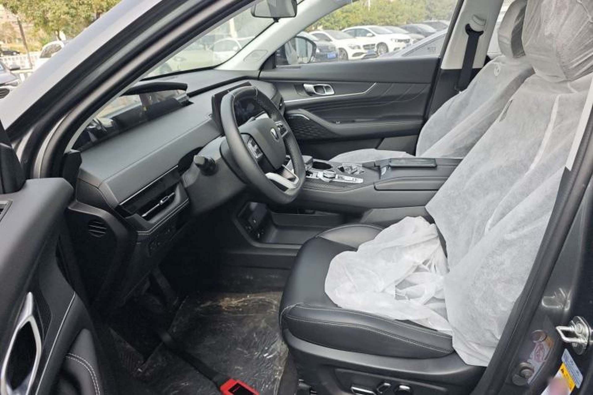 Used CHANGAN UNI-K 2024 2.0T Two-Wheel Drive YueShang Trim Left Front Seat