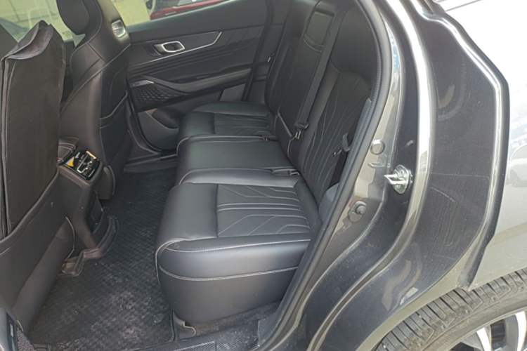 Used CHANGAN UNI-K 2024 2.0T Two-Wheel Drive Enjoyment Version Left Rear Seat