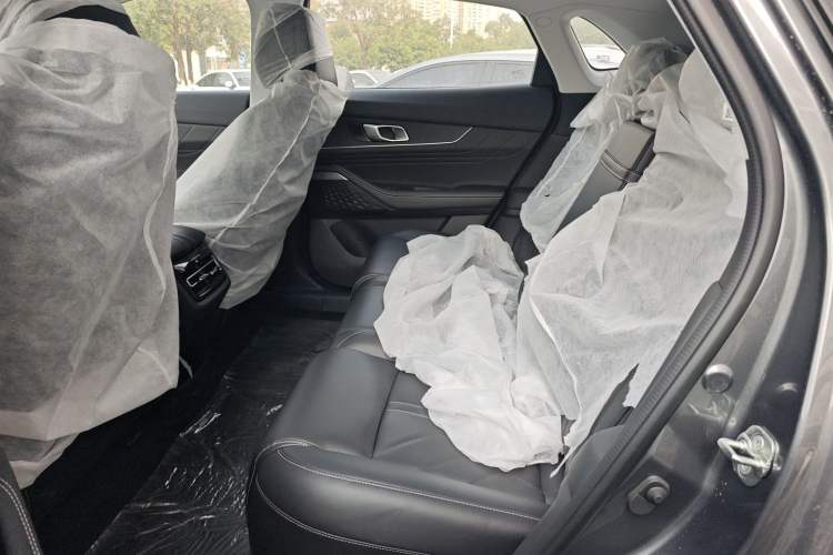 Used CHANGAN UNI-K 2024 2.0T Two-Wheel Drive YueShang Trim Left Rear Seat