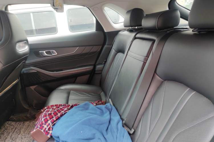 Used CHANGAN UNI-K 2024 2.0T Two-Wheel Drive YueShang Trim Left Rear Seat