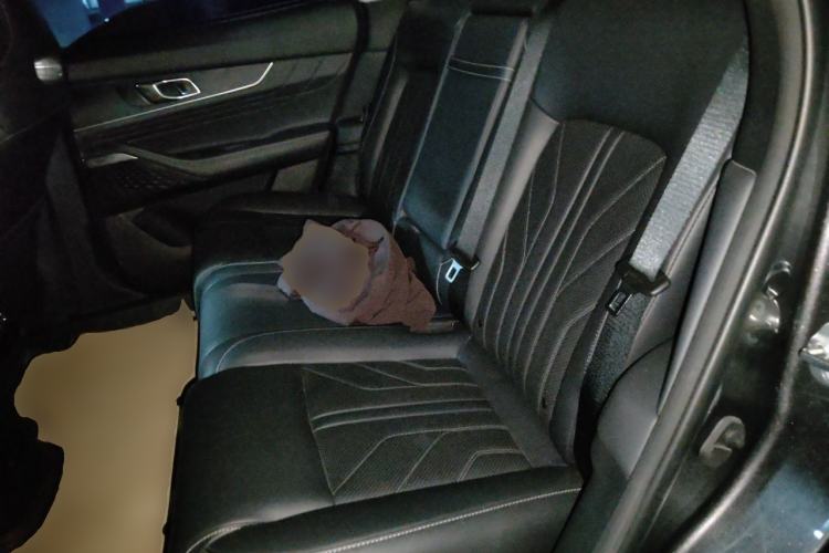 Used CHANGAN UNI-K 2024 2.0T Two-Wheel Drive YueShang Trim Left Rear Seat