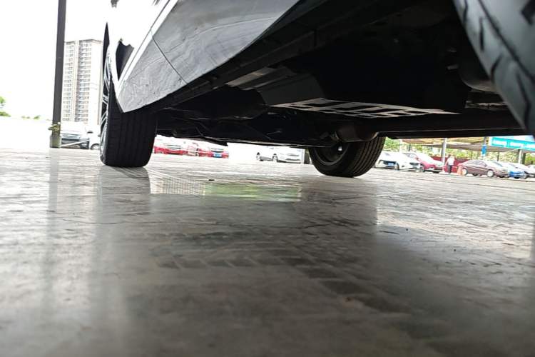 Used CHANGAN UNI-K 2024 2.0T Two-Wheel Drive Global Edition Left Side Sill