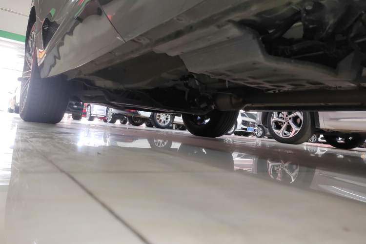 Used CHANGAN UNI-K 2024 2.0T Two-Wheel Drive Global Edition Left Side Sill