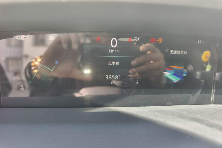 Used CHANGAN UNI-K 2024 2.0T Two-Wheel Drive Global Edition Odometer Close Up