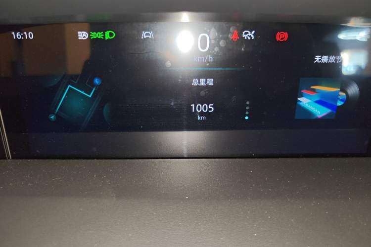 Used CHANGAN UNI-K 2024 2.0T Two-Wheel Drive Global Edition Odometer Close Up
