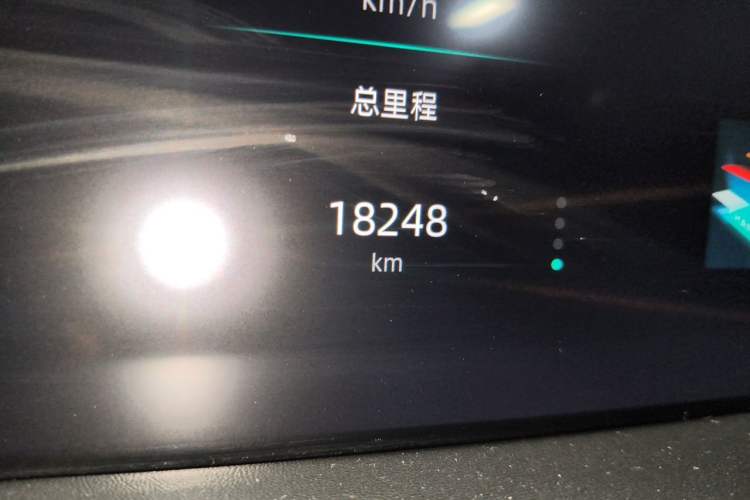 Used CHANGAN UNI-K 2024 2.0T Two-Wheel Drive YueShang Trim Odometer Close Up