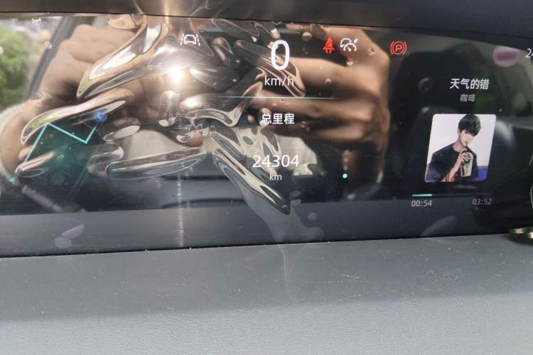 Used CHANGAN UNI-K 2024 2.0T Two-Wheel Drive YueShang Trim Odometer Close Up