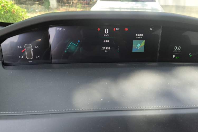 Used CHANGAN UNI-K 2024 2.0T Two-Wheel Drive Global Edition Odometer Close Up