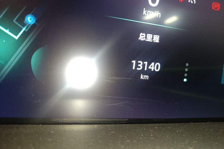 Used CHANGAN UNI-K 2024 2.0T Two-Wheel Drive Enjoyment Version Odometer Close Up
