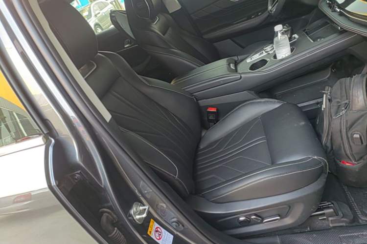 Used CHANGAN UNI-K 2024 2.0T Two-Wheel Drive Enjoyment Version Right Front Seat