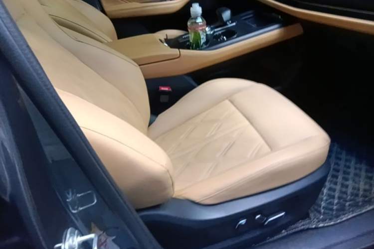 Used CHANGAN UNI-K 2024 2.0T Two-Wheel Drive Global Edition Right Front Seat