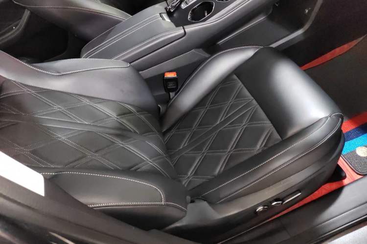Used CHANGAN UNI-K 2024 2.0T Two-Wheel Drive Global Edition Right Front Seat