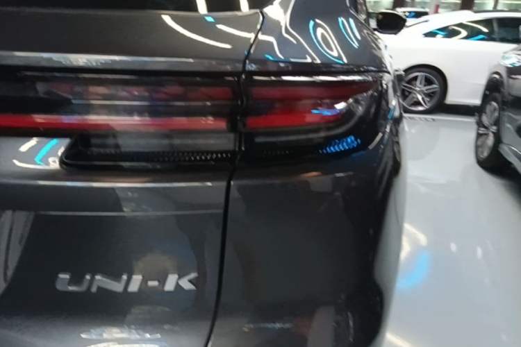 Used CHANGAN UNI-K 2024 2.0T Two-Wheel Drive Global Edition Right Rear Taillight