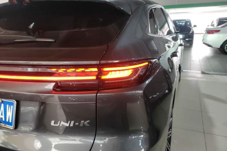 Used CHANGAN UNI-K 2024 2.0T Two-Wheel Drive Global Edition Right Rear Taillight
