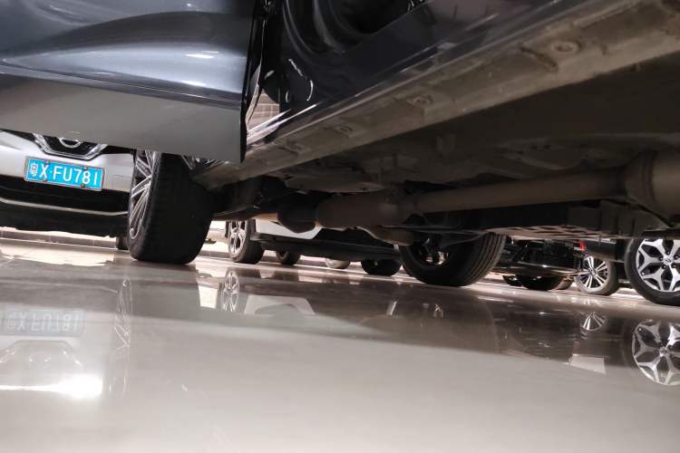 Used CHANGAN UNI-K 2024 2.0T Two-Wheel Drive Global Edition Right Side Sill