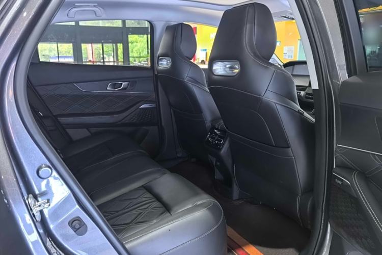 Used CHANGAN UNI-K 2024 2.0T Two-Wheel Drive Global Edition Roof