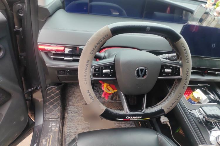 Used CHANGAN UNI-K 2024 2.0T Two-Wheel Drive YueShang Trim Steering Wheel