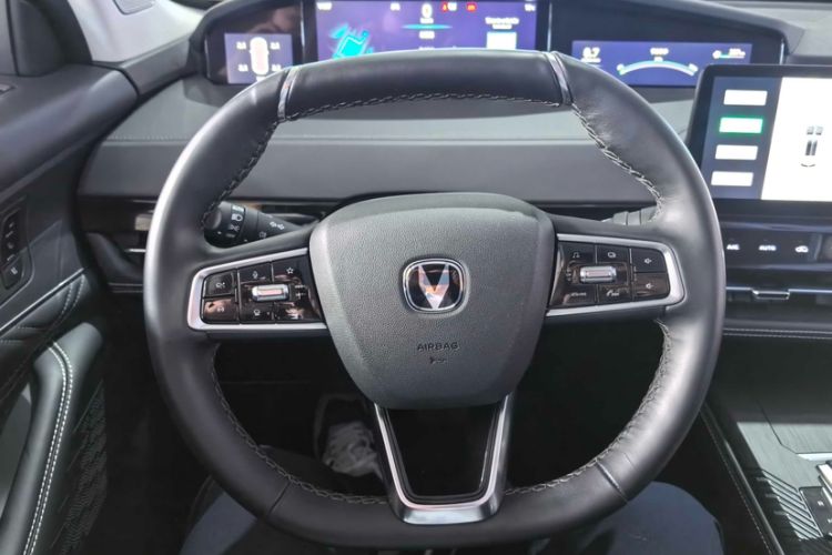 Used CHANGAN UNI-K 2024 2.0T Two-Wheel Drive Global Edition Steering Wheel