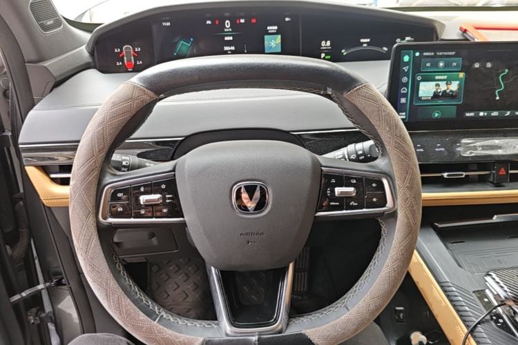 Used CHANGAN UNI-K 2024 2.0T Two-Wheel Drive Global Edition Steering Wheel