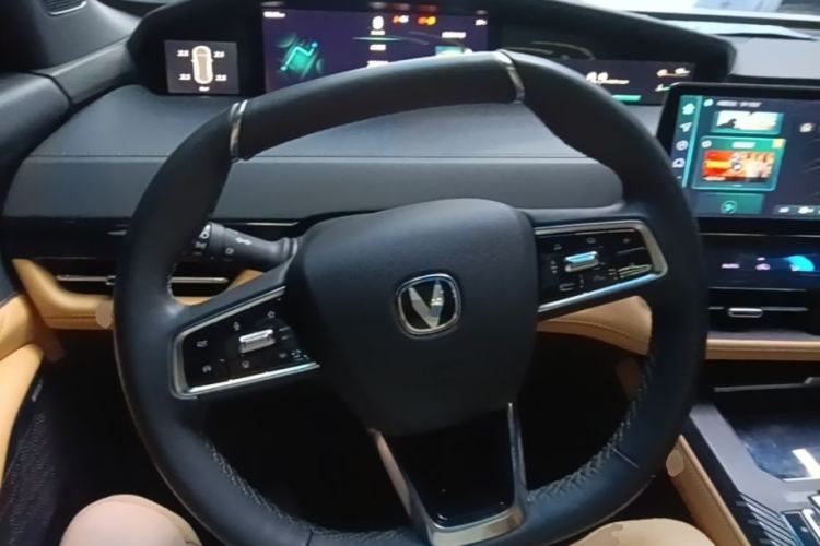 Used CHANGAN UNI-K 2024 2.0T Two-Wheel Drive Global Edition Steering Wheel