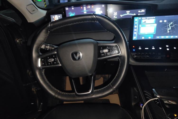Used CHANGAN UNI-K 2024 2.0T Two-Wheel Drive YueShang Trim Steering Wheel