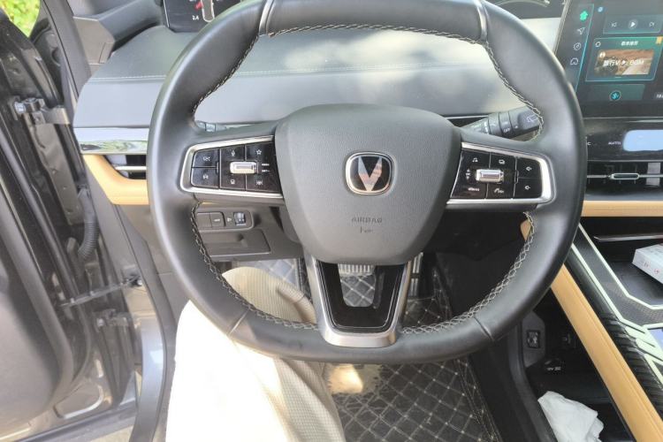 Used CHANGAN UNI-K 2024 2.0T Two-Wheel Drive Global Edition Steering Wheel