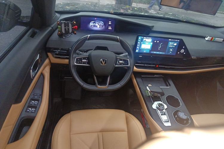 Used CHANGAN UNI-K 2024 2.0T Two-Wheel Drive Enjoyment Version Steering Wheel