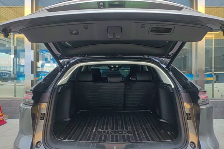 Used CHANGAN UNI-K 2024 2.0T Two-Wheel Drive Enjoyment Version Trunk
