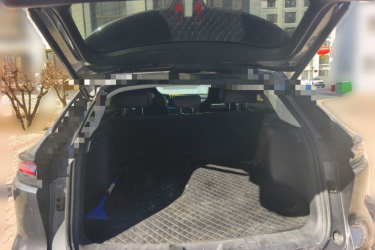 Used CHANGAN UNI-K 2024 2.0T Two-Wheel Drive Global Edition Trunk