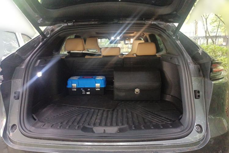 Used CHANGAN UNI-K 2024 2.0T Two-Wheel Drive Enjoyment Version Trunk