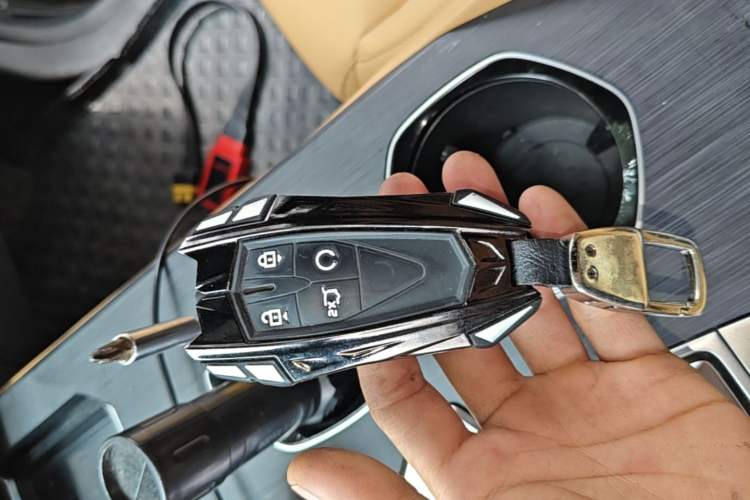 Used CHANGAN UNI-K 2024 2.0T Two-Wheel Drive Global Edition Vehicle Key