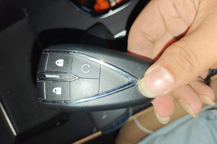 Used CHANGAN UNI-K 2024 2.0T Two-Wheel Drive Global Edition Vehicle Key