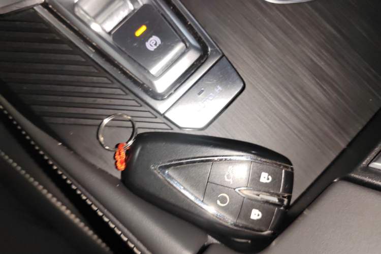 Used CHANGAN UNI-K 2024 2.0T Two-Wheel Drive Global Edition Vehicle Key